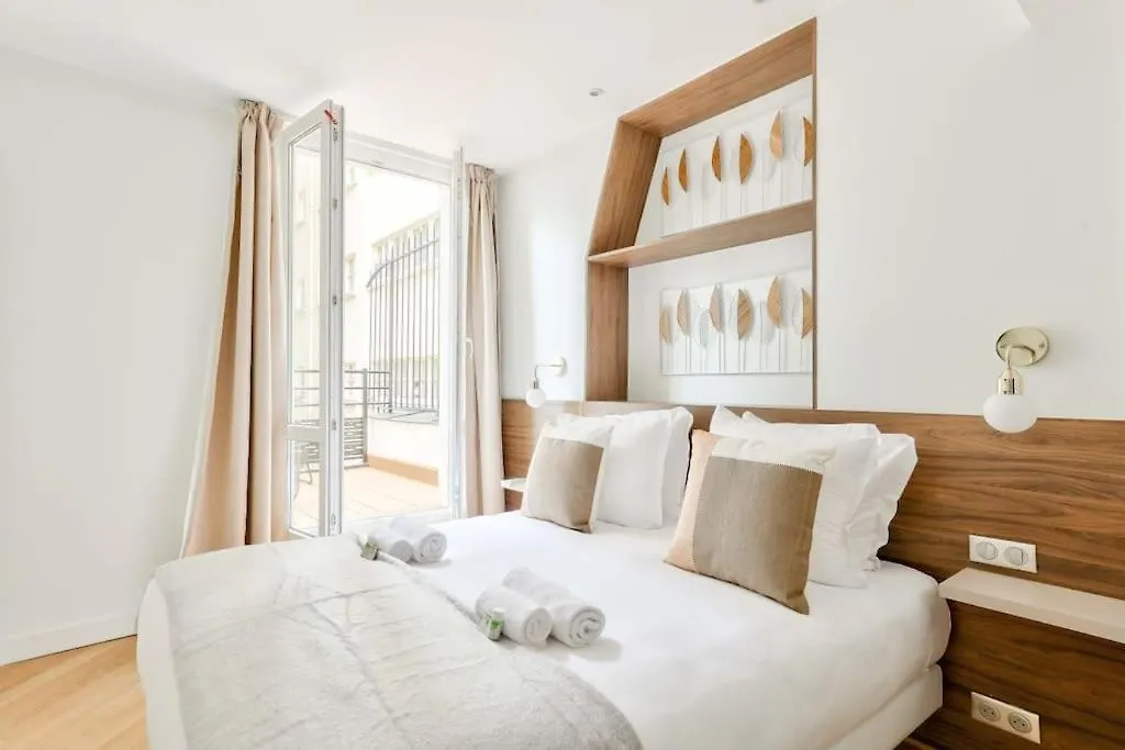 Terrace Getaway - Le Marais - With Ac *