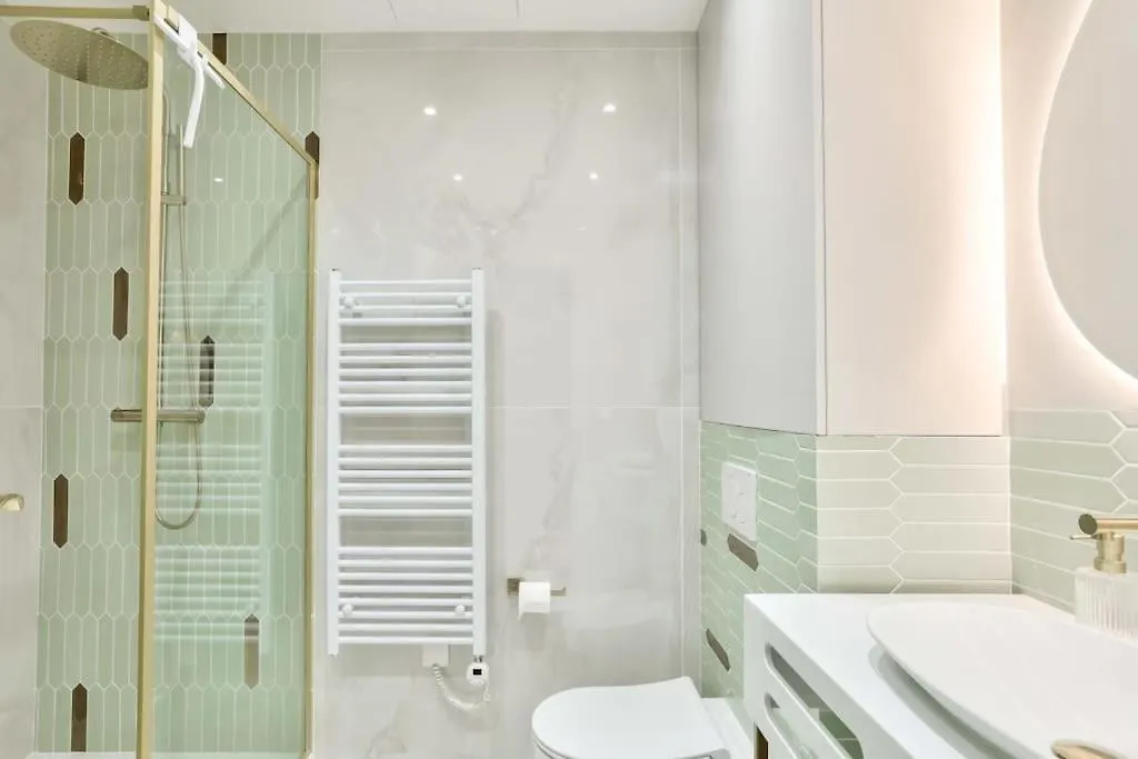 Daire Terrace Getaway - Le Marais - With Ac