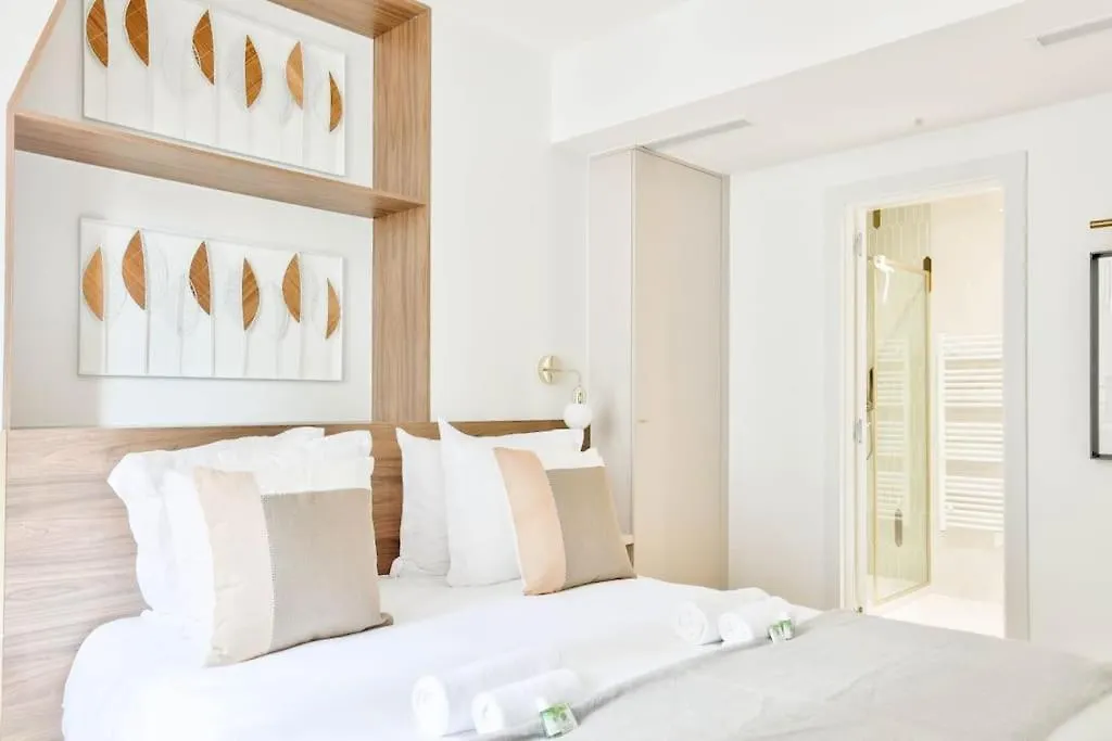 Terrace Getaway - Le Marais - With Ac Apartment