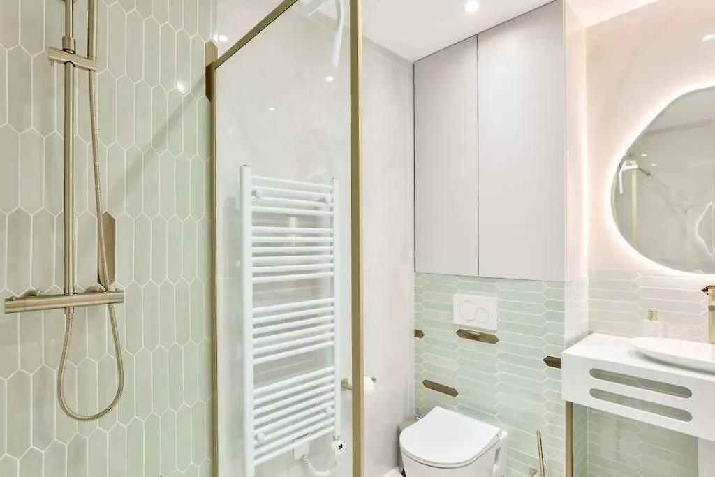 Terrace Getaway - Le Marais - With Ac *